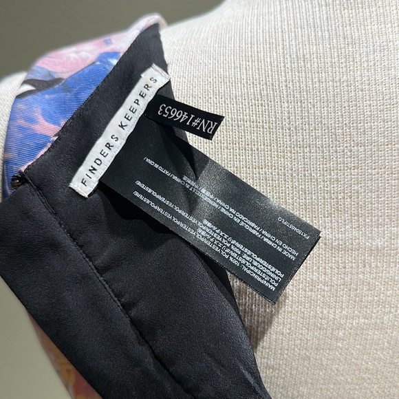 Finders Keepers Path of Rhythm Sleeveless Crop Top - Picture 5 of 5